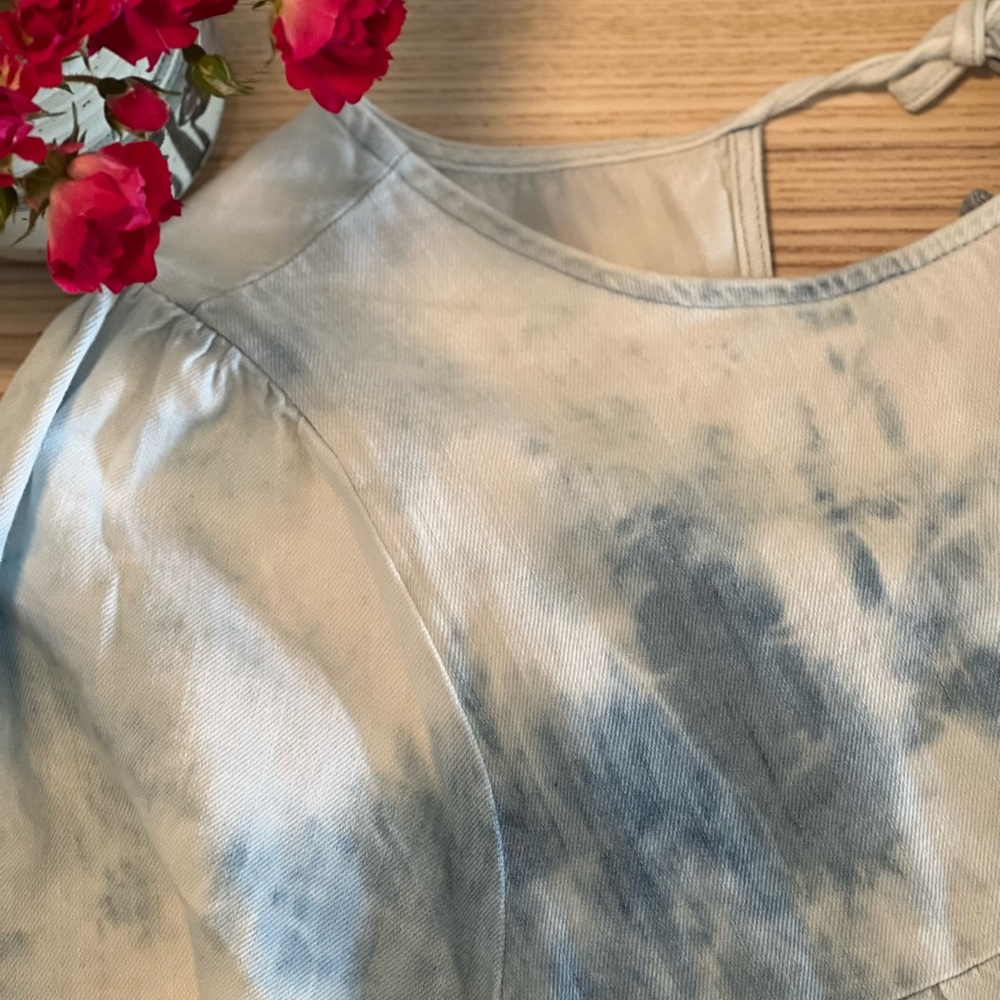 Blue tie dye top